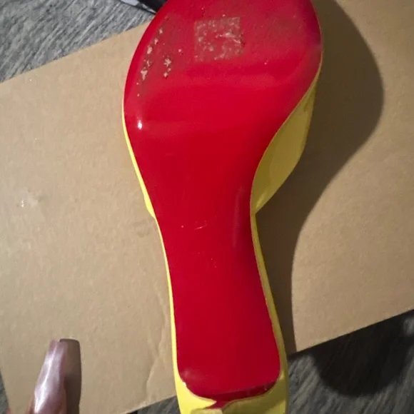 Christian Louboutin Me Dolly 85 - Picture 3 of 6